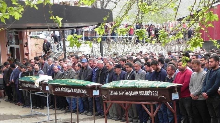 &Ouml;l&uuml;ml&uuml; Kaza Sonrası Vatandaşlar Yol Kapattı