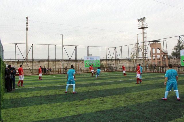 Eski Milli Takım Oyuncuları Mahkumlar Yeşil Sahada