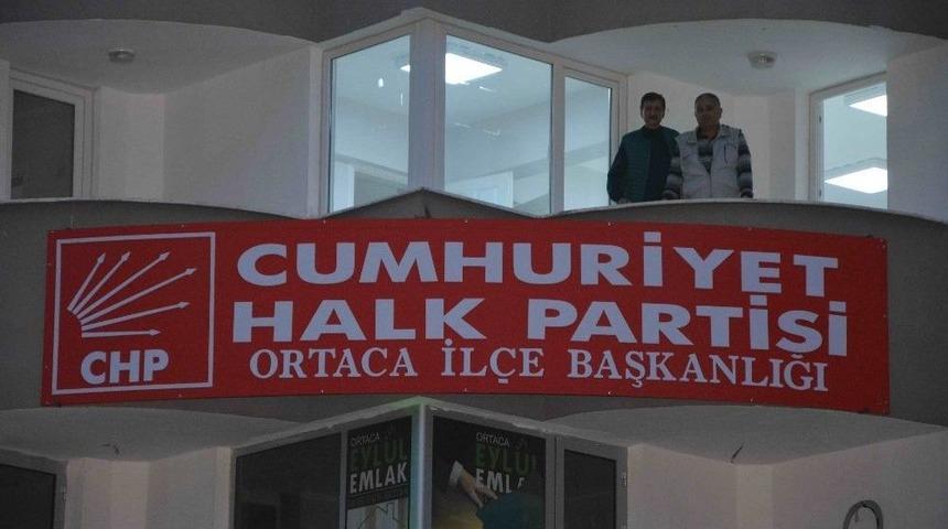 Ortaca Chp Yeni Binasına Tabelasını Astı