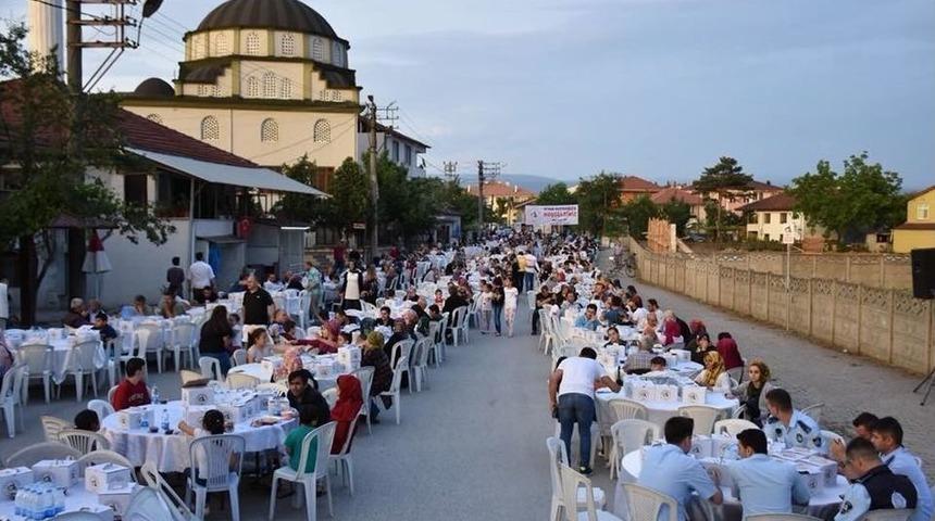 Düzce Belediyesi Mahalle İftarları Devam Ediyor