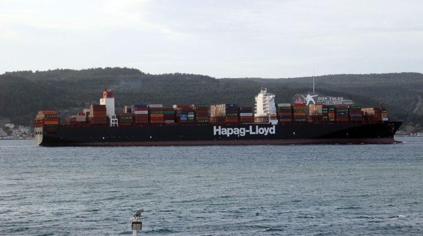 Dev Gemi &Ccedil;anakkale Boğazı&rsquo;ndan Ge&ccedil;ti