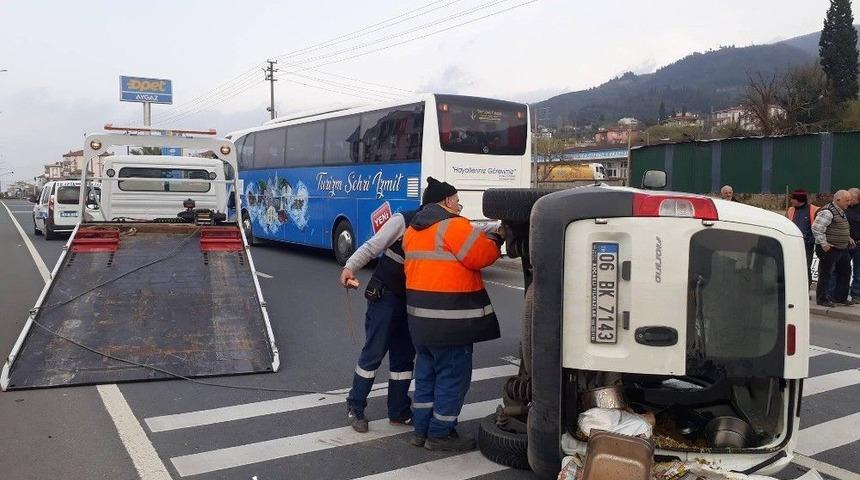 Kocaeli&rsquo;de 4 Ara&ccedil; Birbirine Girdi: 1 Yaralı