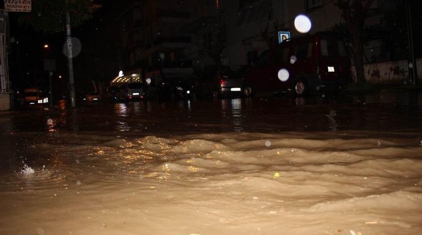 Aydın Sağnak Yağmura Teslim Oldu