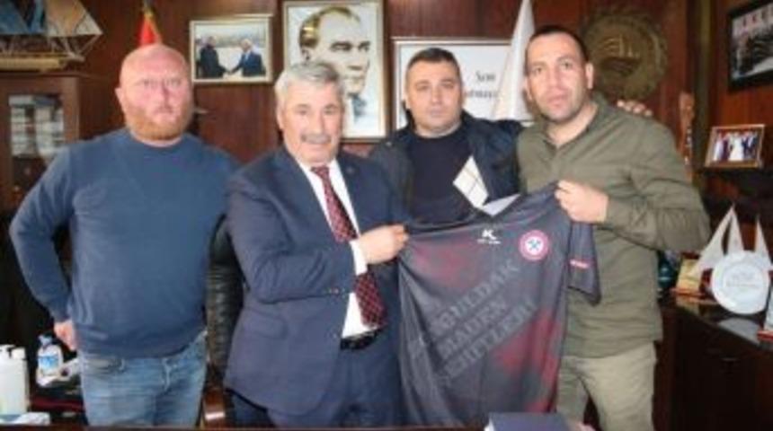 Trib&uuml;n Liderlerinden Yılmaz&rsquo;a Teşekk&uuml;r