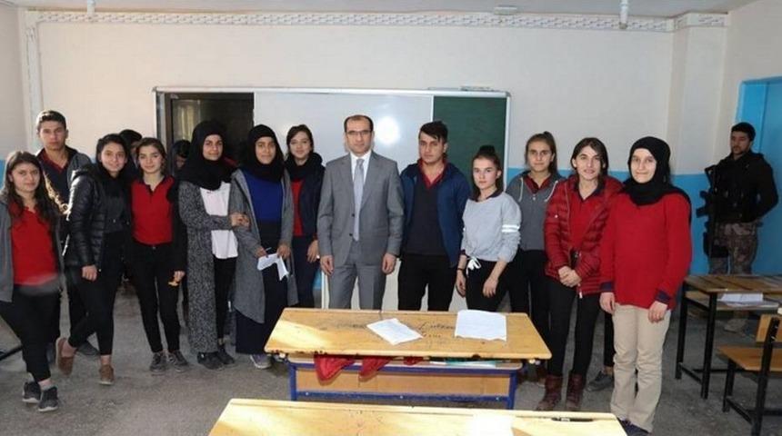 Kaymakam Ayca, &Ouml;ğrencilere Mesleğini Anlattı