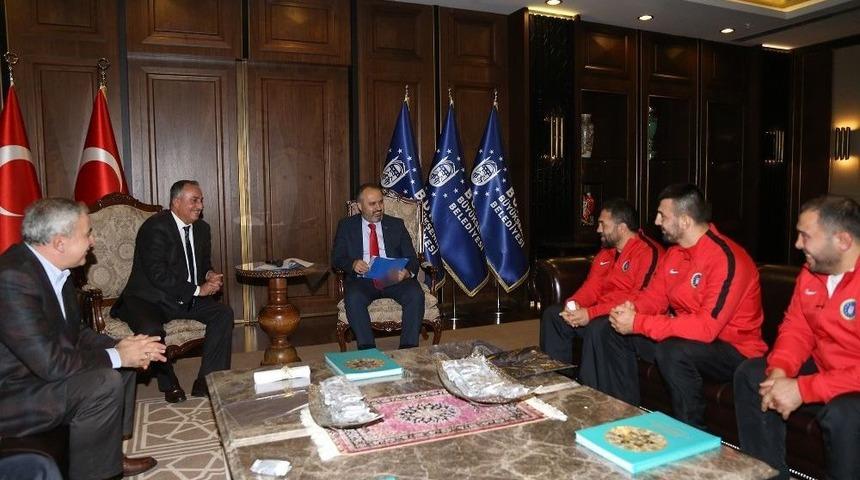 B&uuml;y&uuml;kşehirden Şampiyona Arsa &Ouml;d&uuml;l&uuml;