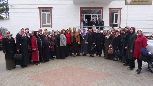 Doğanşehir Ak Parti Kadın Kolları Yeni Başkanını Seçti