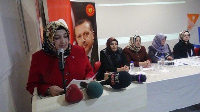 Doğanşehir Ak Parti Kadın Kolları Yeni Başkanını Seçti