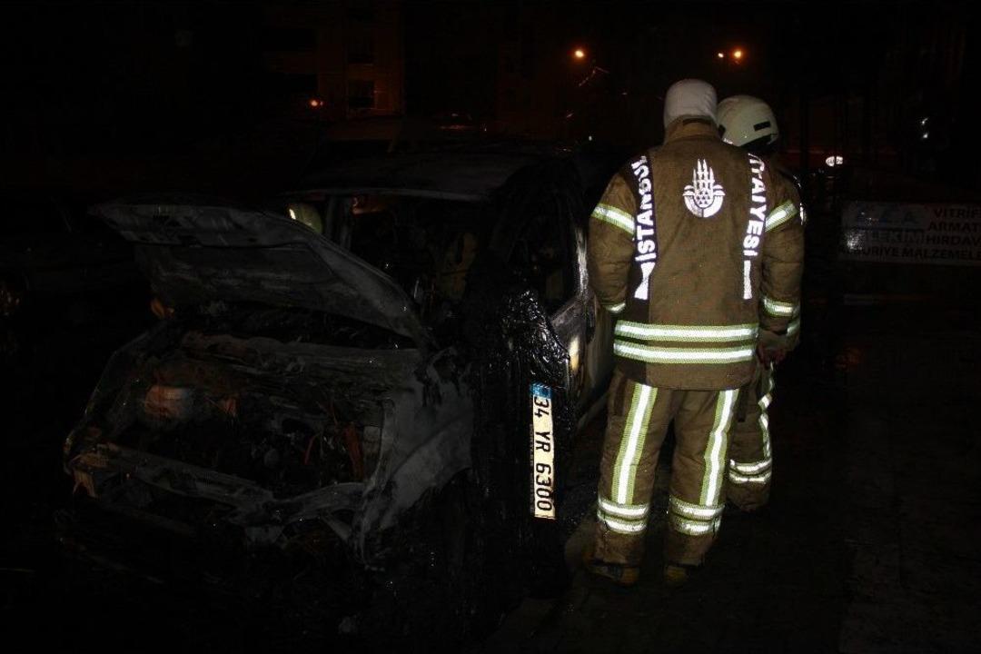 Ey&uuml;psultan&rsquo;da Park Halindeki Ara&ccedil; Yandı