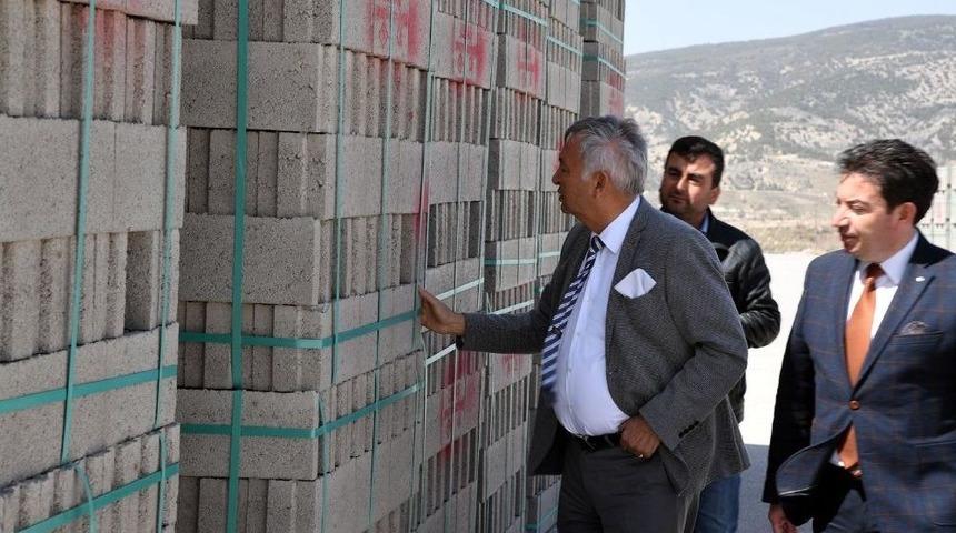 Başkan G&uuml;naydın, Belediye Fabrikasının Başarısını Tez Konusu Olarak G&ouml;sterdi
