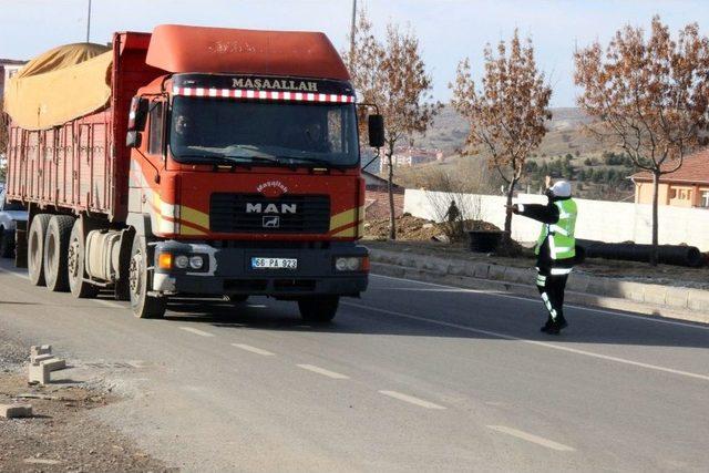 Yozgat’ta Trafik Ekipleri Kış Lastiği Denetimi Yaptı