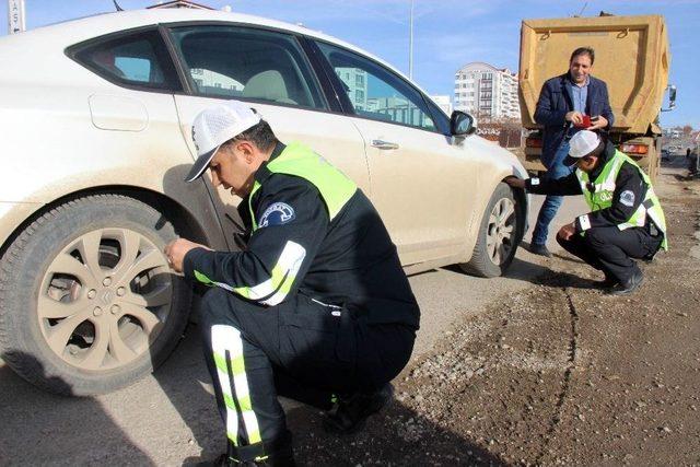 Yozgat’ta Trafik Ekipleri Kış Lastiği Denetimi Yaptı