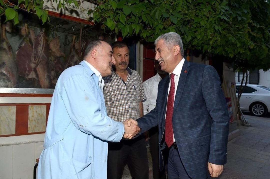 Eski Malatyalılar B&uuml;y&uuml;kşehrin İftarında Buluştu