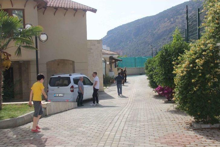 Kuşadası Anneanne Ve Torunu İçin Ağlıyor G3