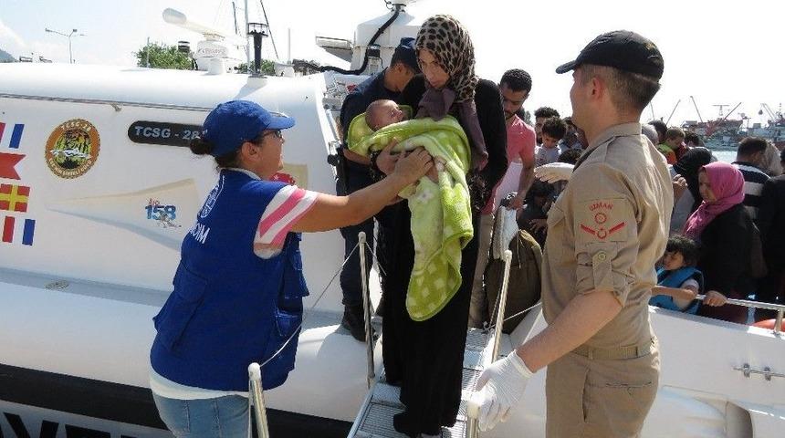 121 Ka&ccedil;ak G&ouml;&ccedil;men Yakalandı