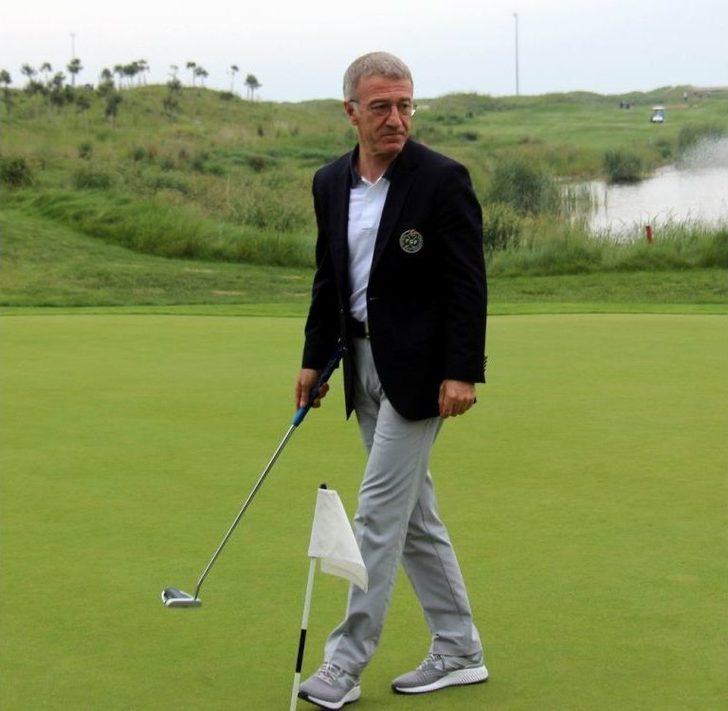 Golf Turnuvası Kazananları Kupalarını Ağaoğlu’nun Elinden Aldı G2