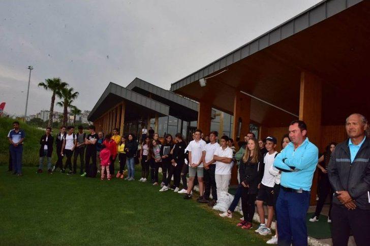 Golf Turnuvası Kazananları Kupalarını Ağaoğlu’nun Elinden Aldı G5