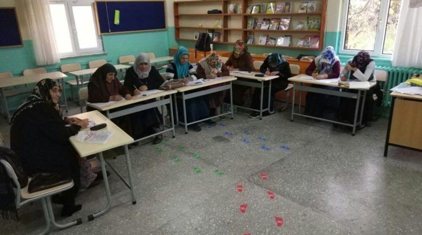 Cumhurbaşkanı Erdoğan&rsquo;ın &Ccedil;ağrısına Kartepe&rsquo;den Yoğun Destek