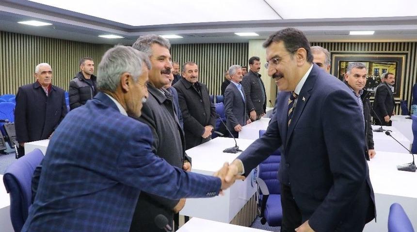 Bakan T&uuml;fenkci Muhtarlarla Buluştu