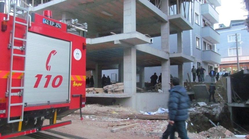 İnşaat İş&ccedil;isinin &Uuml;zerine İstinat Duvarı Yıkıldı