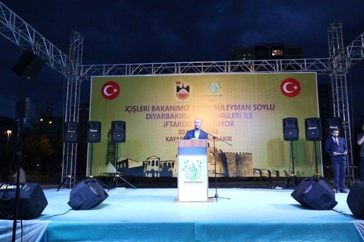 Bakan Soylu İftarını Vatandaşlarla Açtı G3