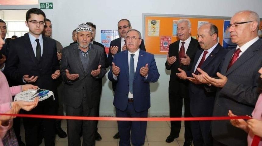 Aslanapa&rsquo;da Şehit Jandarma Er Halil İbrahim Kartal K&uuml;t&uuml;phanesi A&ccedil;ıldı