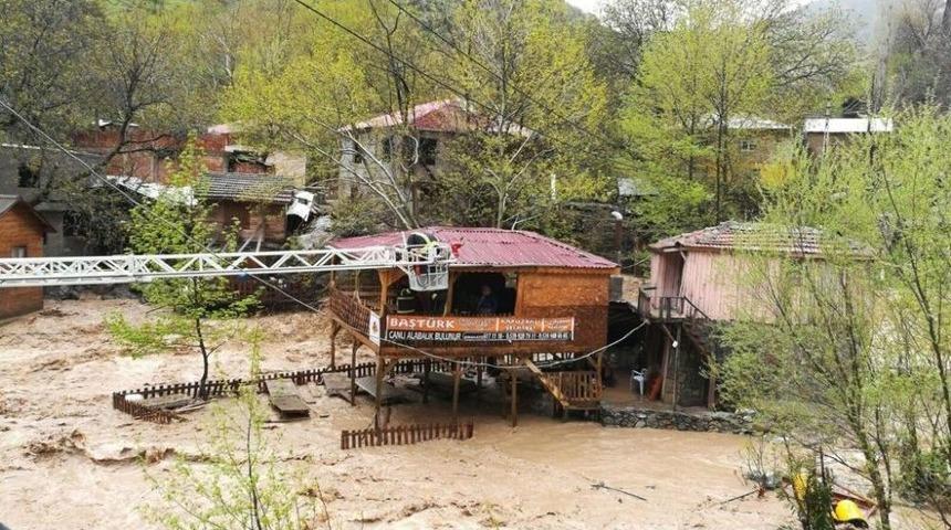 Yoğun Yağış Sele Neden Oldu