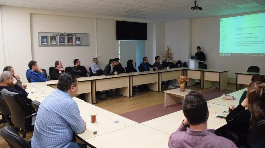 &Uuml;niversitede Bitkisel Drog Hammaddelerinin İla&ccedil; Sanayindeki Rol&uuml; Konuşuldu