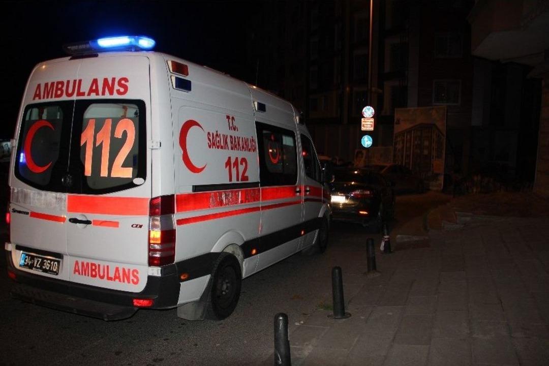 Bah&ccedil;elievler&rsquo;de İki Grup Arasında Silahlı Kavga: 1 Yaralı