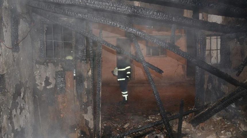 Tokat&rsquo;ta Tarihi Konak Alevlere Teslim Oldu