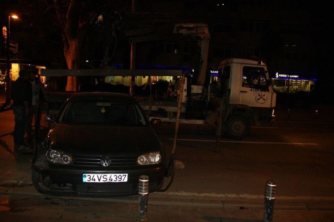 Bağdat Caddesinde Kaza: 1 &Ouml;l&uuml;, 1 Ağır Yaralı