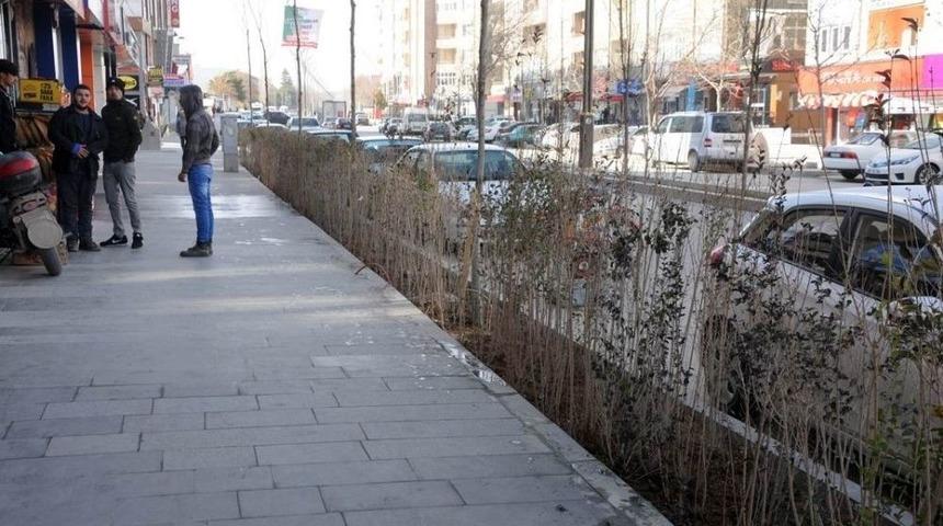 Esnaf Kaldırım İşgali Çalışmasına Destek Verdi