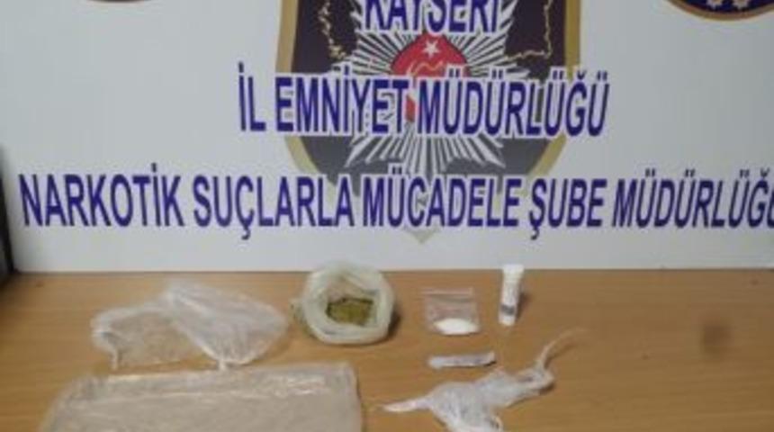 Yolcu Otobüsünde Uyuşturucu Ele Geçirildi