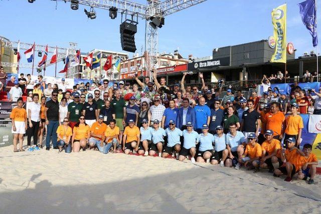 Aydınlılar Plaj Voleyboluna Sahip Çıktı