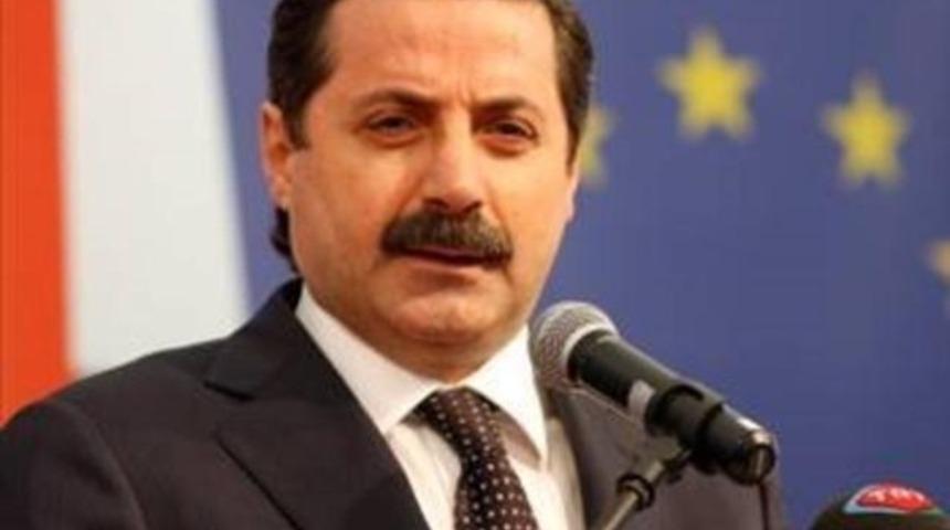 Hangi siyaset&ccedil;iler aynı &uuml;niversiteyi bitirdi?