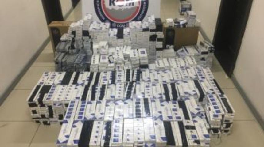 Mersin&rsquo;de 12 Bin 620 Paket Ka&ccedil;ak Sigara Ele Ge&ccedil;irildi