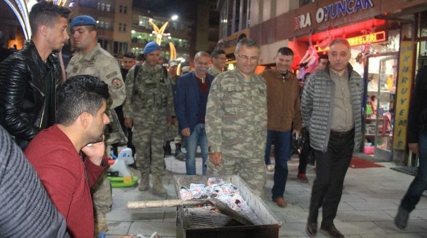 Vali Toprak Ve Paşalar, Halkla Buluştu