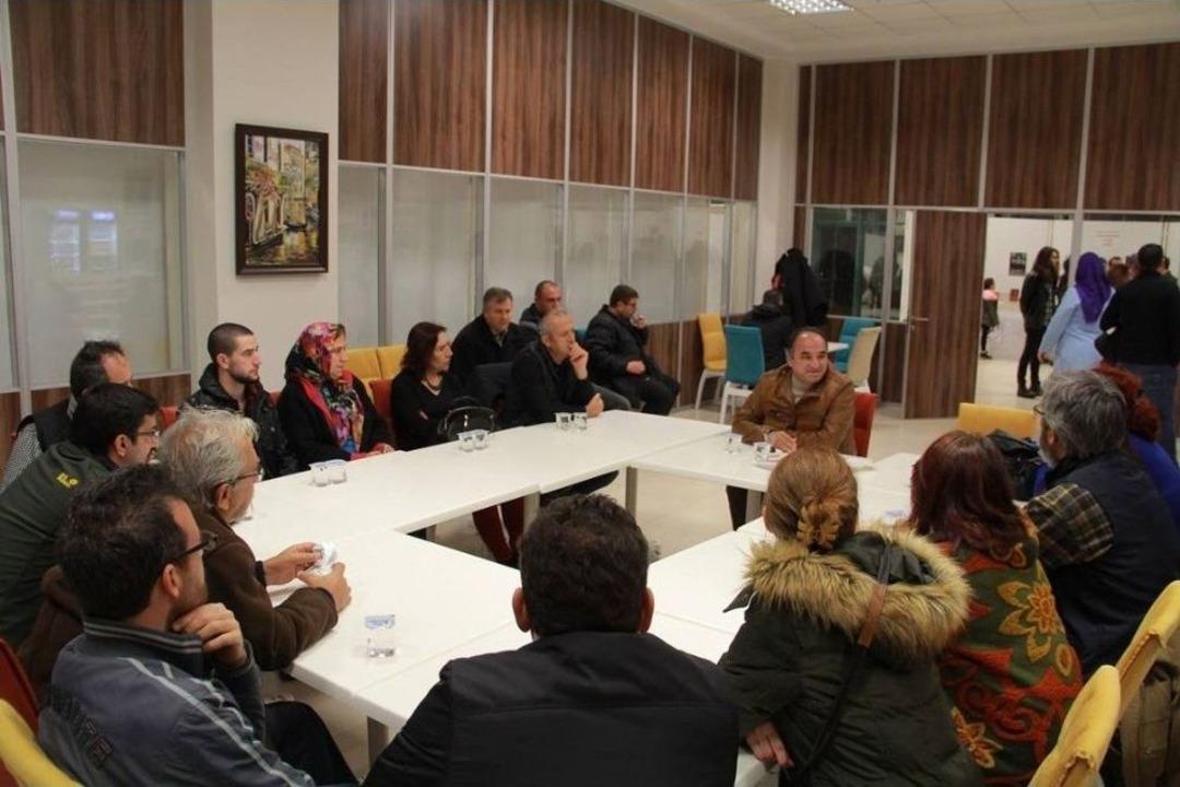 &Uuml;nl&uuml; Yazarlar Biga Belediyesi 1. Kitap Fuarı&rsquo;nda