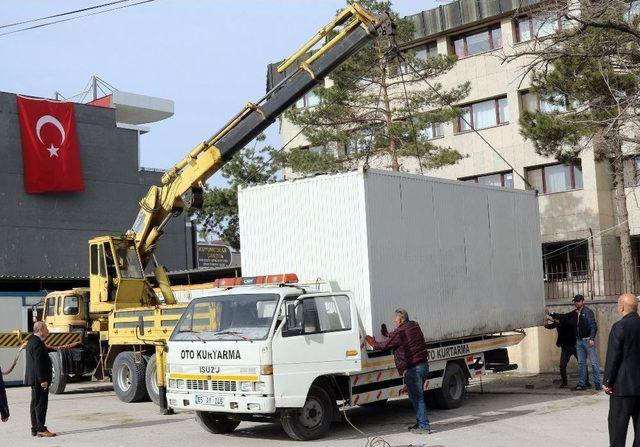 Kent Meydanı İçin Taşıma Ve Yıkım İşlemleri Başladı