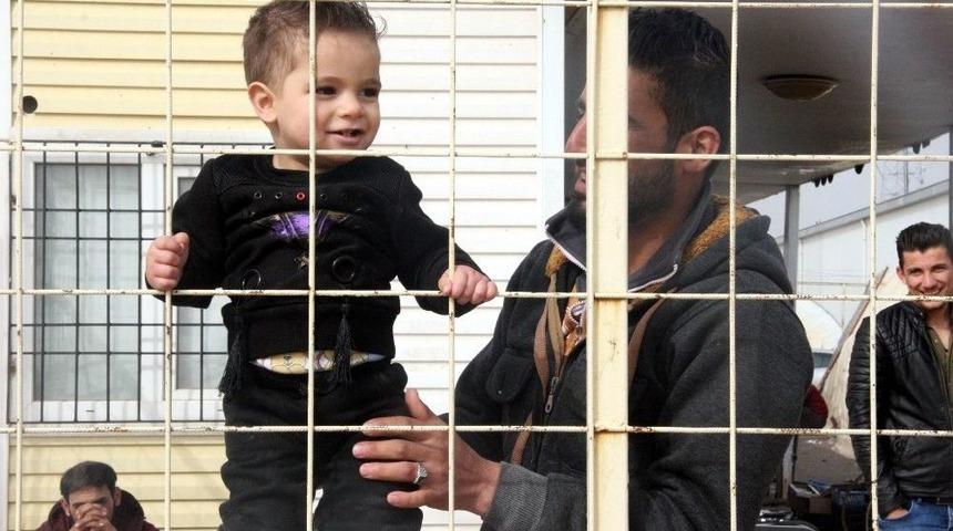 Suriyeliler Ter&ouml;ristlerden Temizlenen B&ouml;lgelere D&ouml;n&uuml;yor