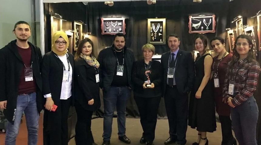 Kuyumculuk Ve Takı Tasarımı Programı &Ouml;ğrencilerinin Tasarılarına Yoğun İlgi