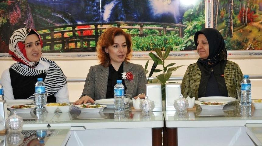 Sevcan Zorluoğlu, Kadın Girişimcinin Lokantasını Ziyaret Etti