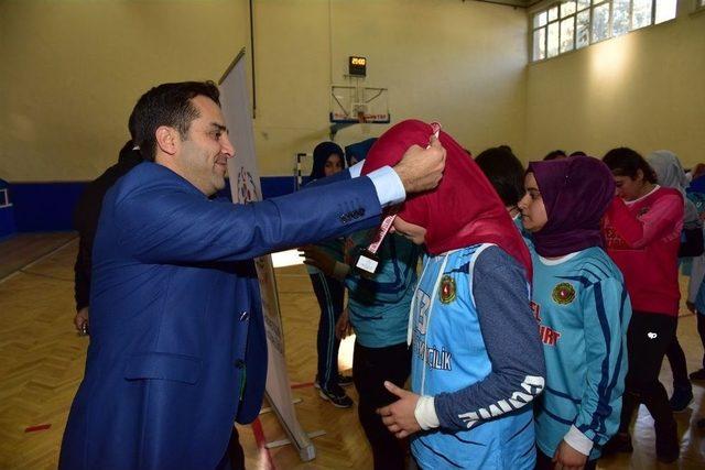 Okul Sporları Hentbol İl Birinciliği Müsabakaları Sona Erdi