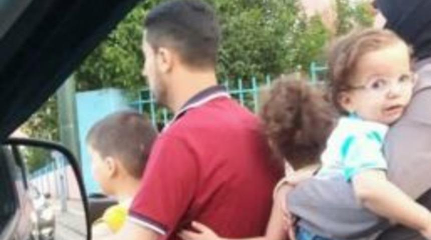 Motosiklet Üzerinde Tehlikeli Yolculuk