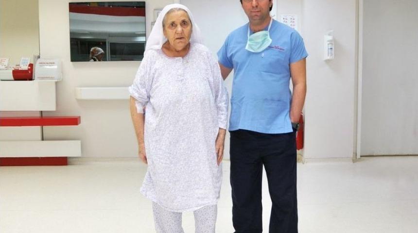 Şah Damarından 5 Santimlik Plak &Ccedil;ıkarıldı