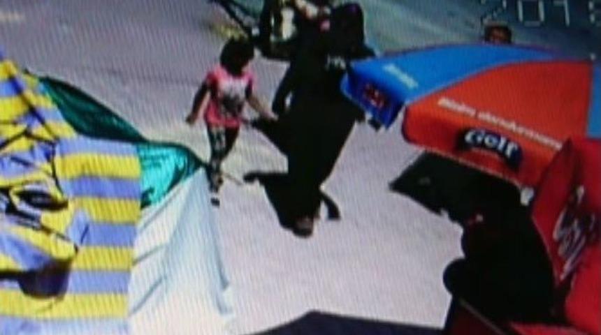 &Ouml;nce K&ouml;pek &Ccedil;aldılar Sonra Marketten Hırsızlık Yapmaya &Ccedil;alıştılar