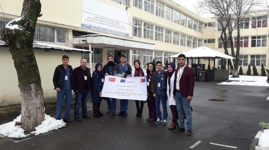 &Ccedil;ekya Ve Romanya&rsquo;ya Giden Bitlisli &Ouml;ğrenciler Bitlis&rsquo;e D&ouml;nd&uuml;ler