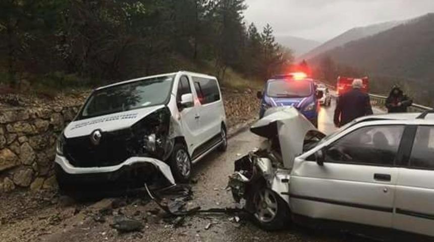 Hasta Nakil Aracı Kaza Yaptı: 3 Yaralı