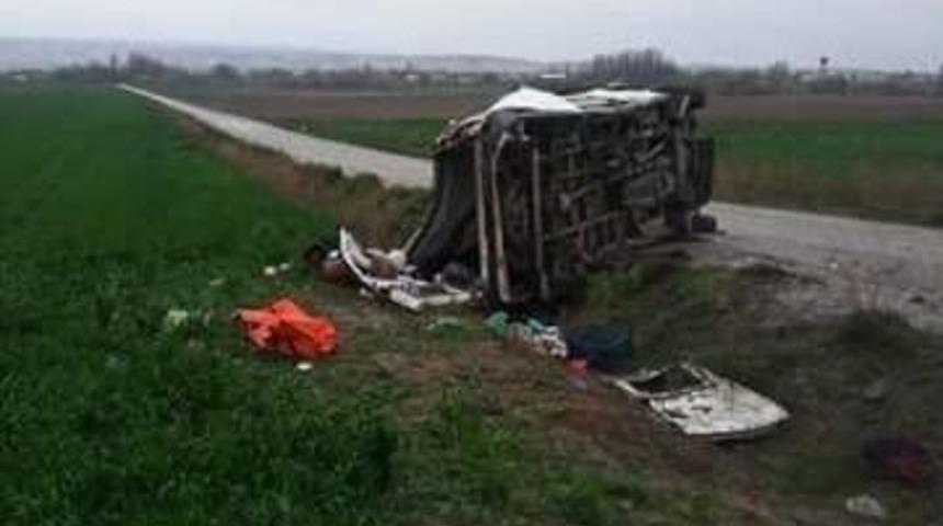 Polatlı&rsquo;da İş&ccedil;i Servisi Kazası: 1 &Ouml;l&uuml;, 21 Yaralı