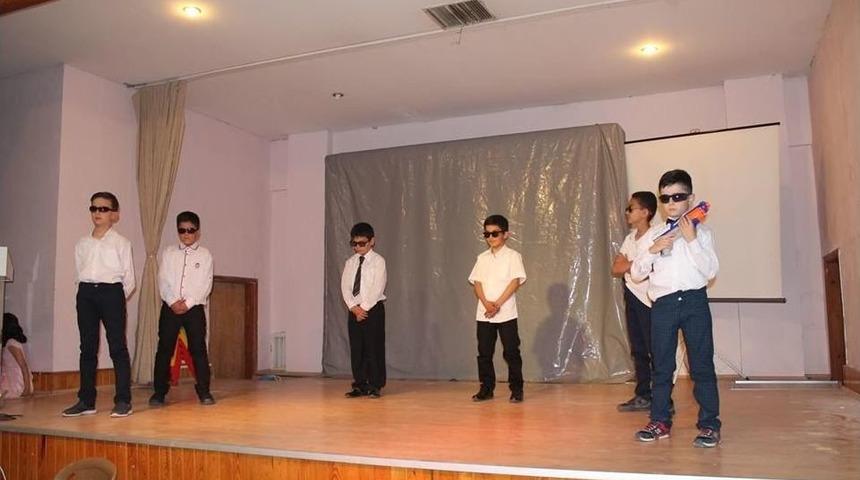 &Ouml;ğrencilerin Tiyatro G&ouml;sterisi